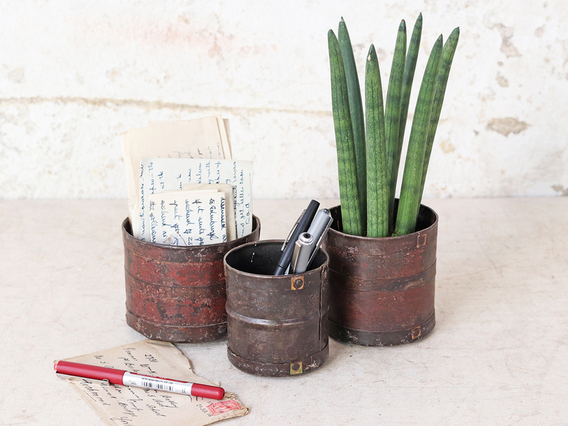 Vintage Style Metal Pots Set of 3 Brown