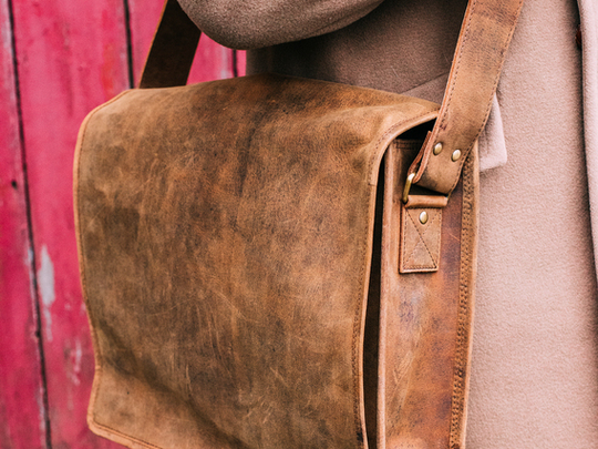 SECONDS Medium Messenger 15 Inch Brown
