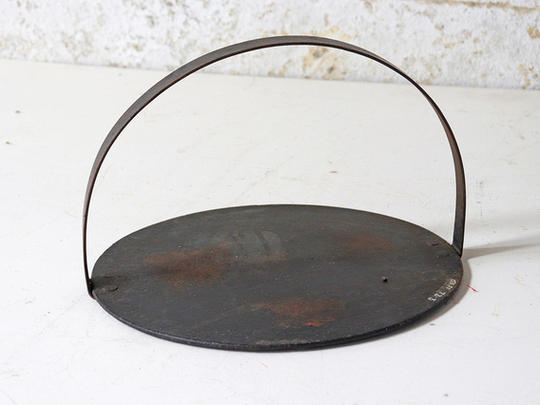 Hand-forged Metal BBQ Skillet Black