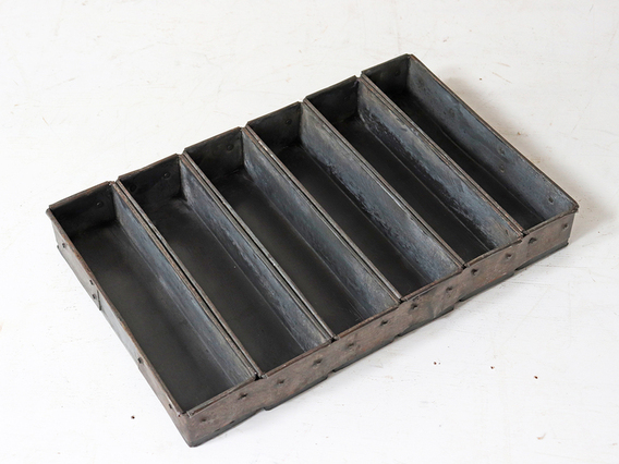 Repurposed Bread Tin - 6 Compartments Grey