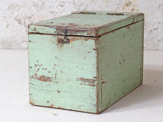Old Rustic Box Green