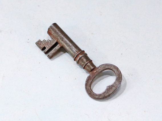 Old Key - Medium Medium