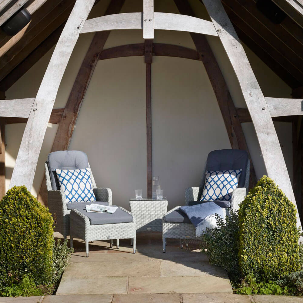 2021 Bramblecrest Tetbury Garden Recliner Set With 2 Footstools & Coffee Table - Cloud