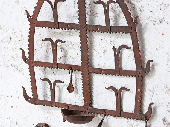 Traditional Diya Rack - Small Domed Toran Brown