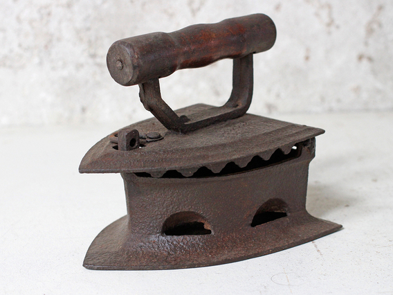 Vintage Iron Medium