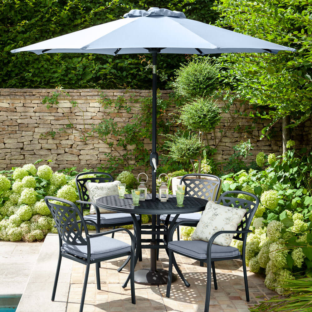 2021 Hartman Berkeley 4 Seat Garden Dining Set with Round Table & Parasol - Antique Grey/Platinum